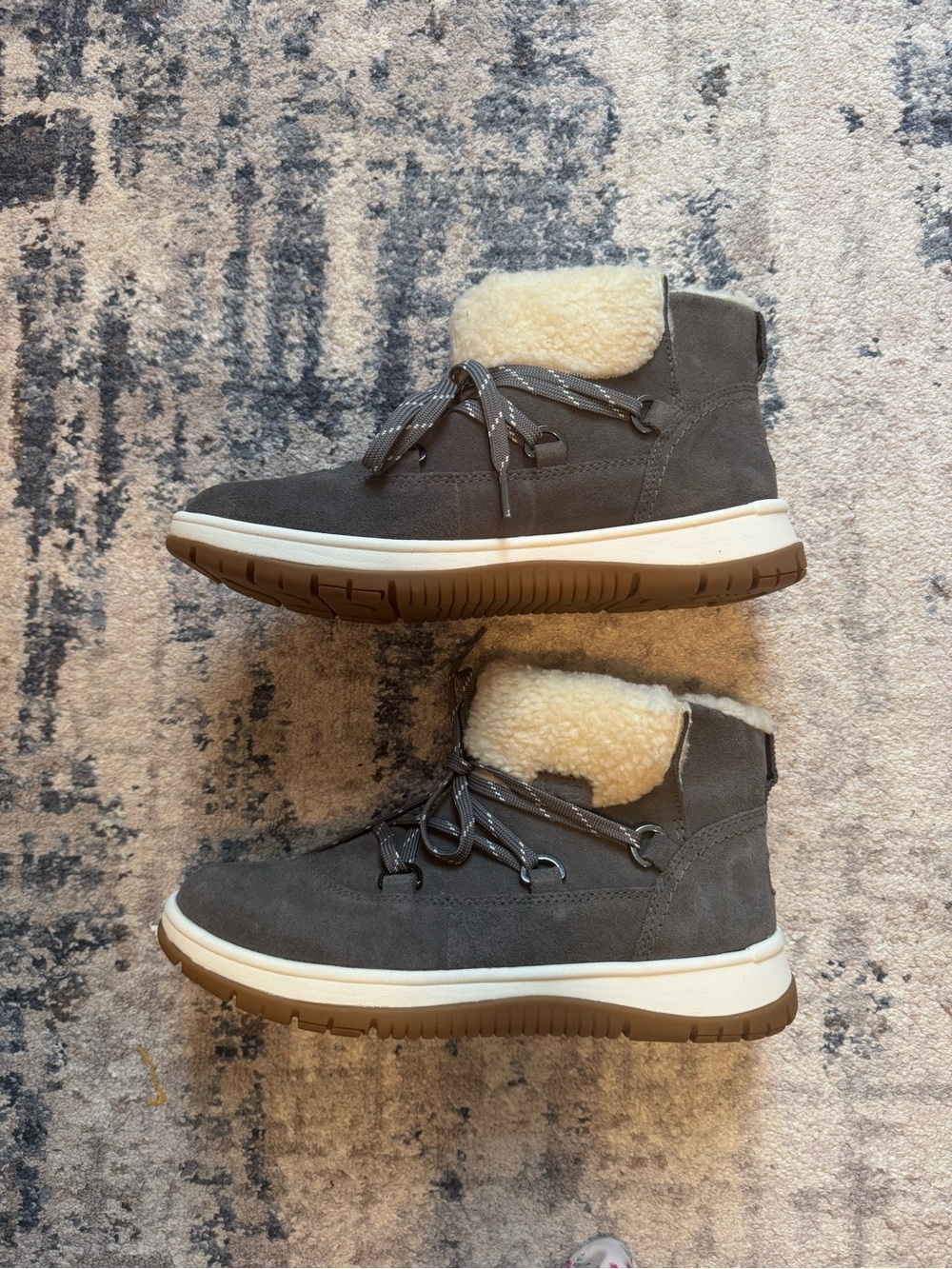 Bota UGG Lakesider Heritage Lace Cinza